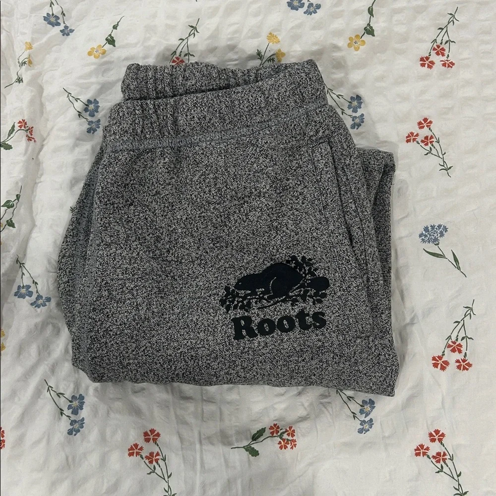🦫roots sweats - Picture 1 of 5